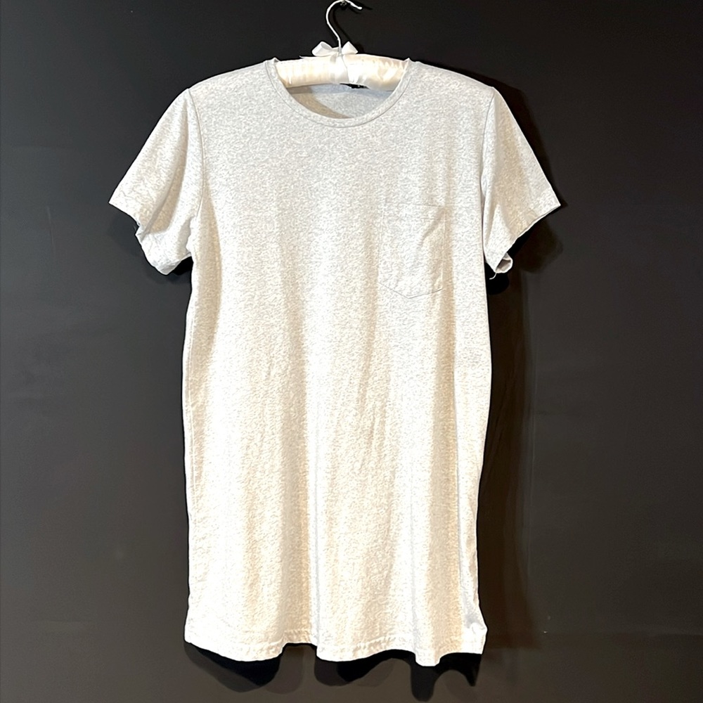 MENS BooHoo gray ShortSleeve T-Shirt with Chest pocket.